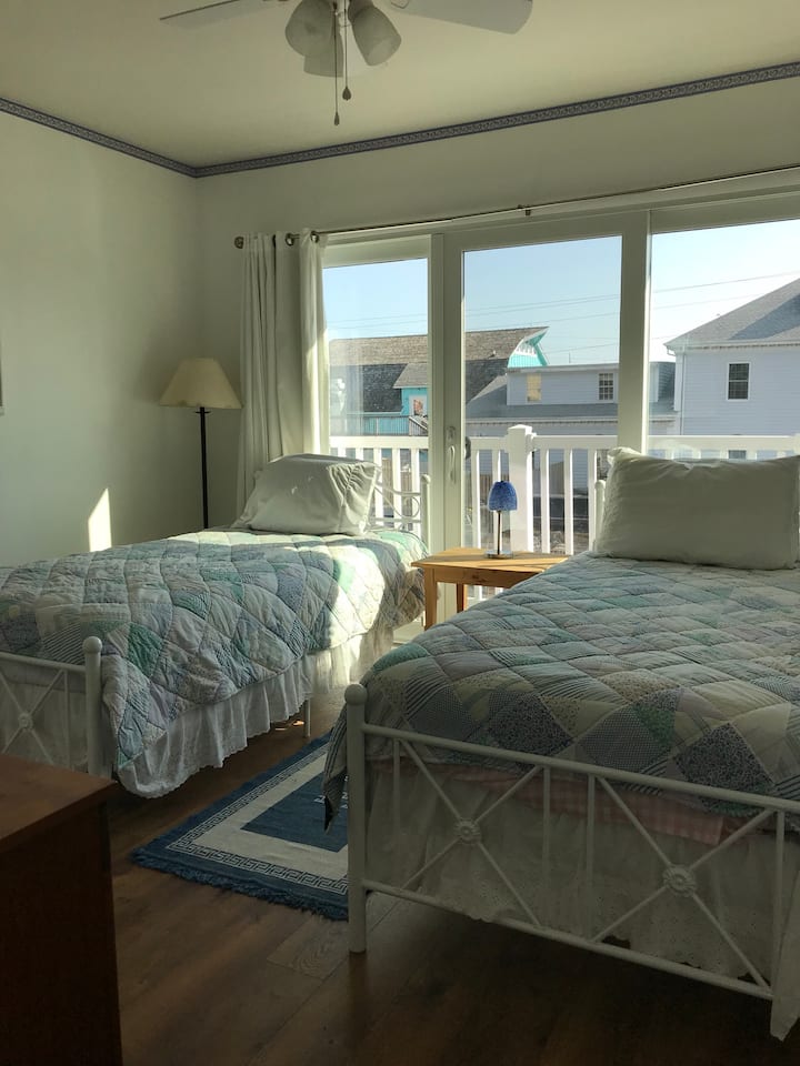 Chumba cha kulala cha ghorofa ya pili 3 w/ staha