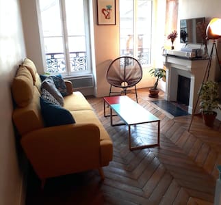 Charming flat in Marais