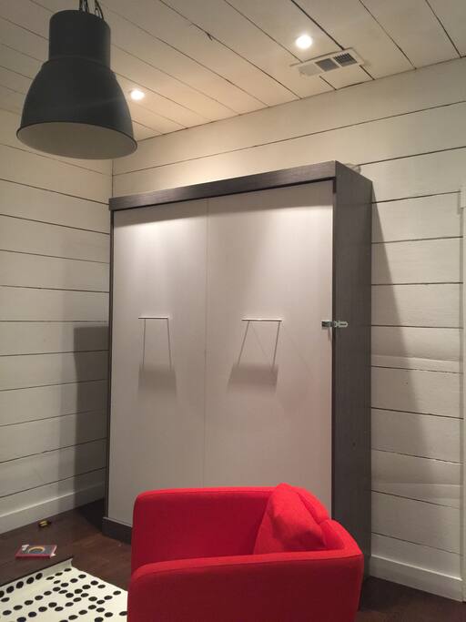 Queen Murphy Bed, Roku TV