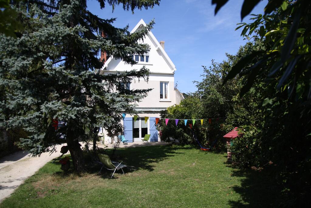 la maison et son jardin