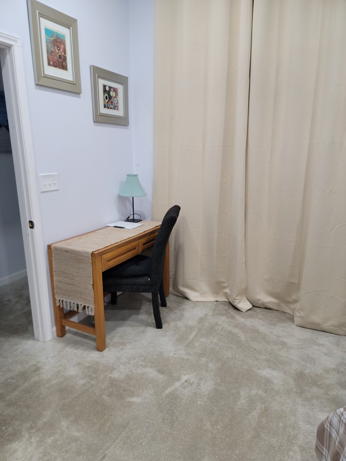 Spavaća soba-2 - radna stanica - dostupno samo za 4 - 7 gostiju