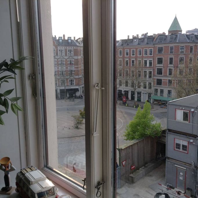 View onto the roundabout at Halmtorvet
