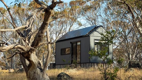 Off-grid Tiny House – Big Yard Escapes, Wilderness
