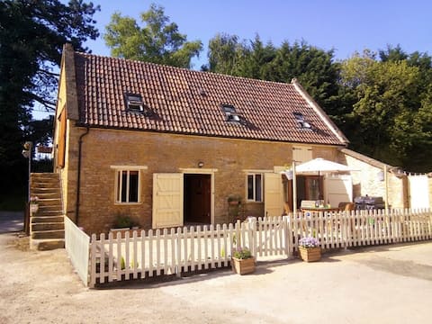 "The Stables"  Spacious 2-bed Countryside Retreat