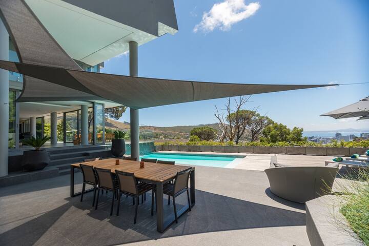 Luxury Villa Higgovale 360° Views | solar backup gallery image 4