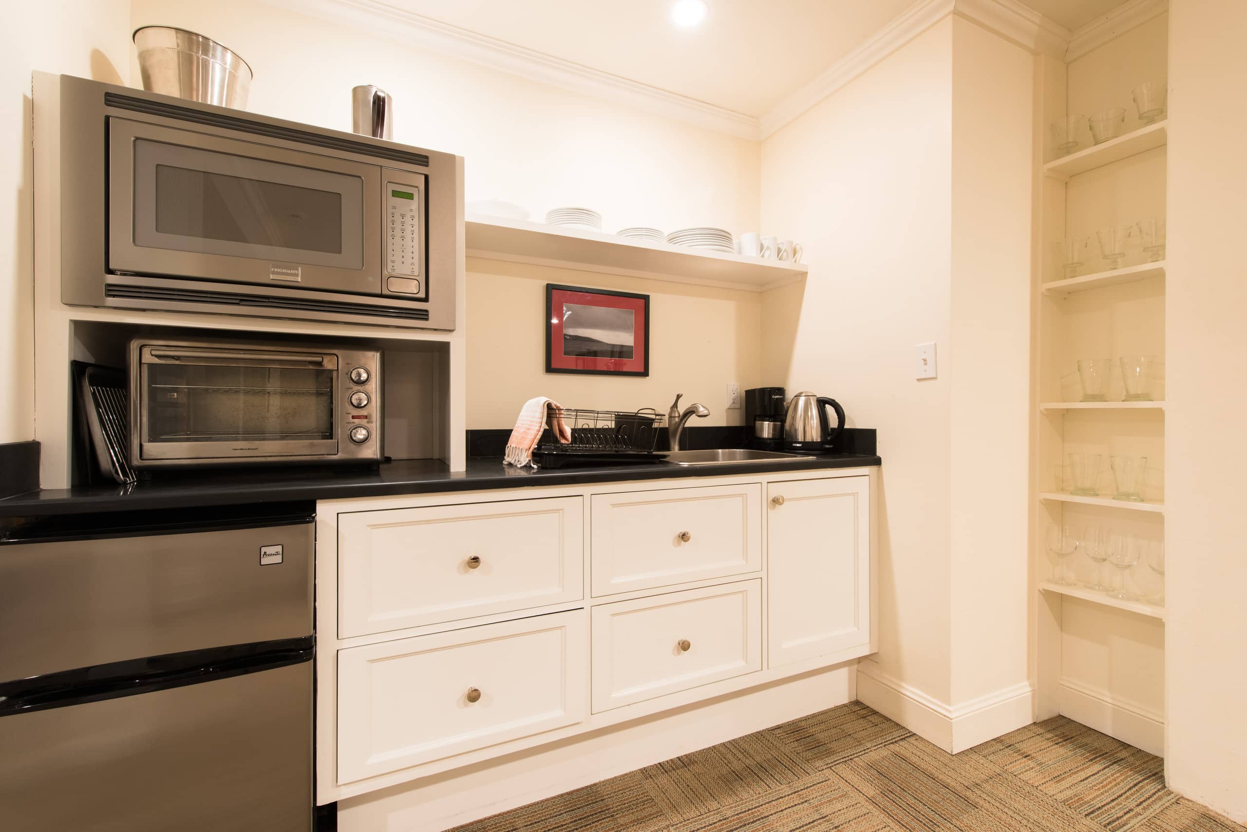 Home in San Francisco · ★4.96 · 6 bedrooms · 8 beds · 4.5 baths - Image 16