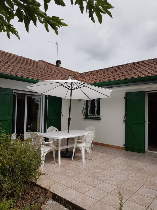 Patio with patio furniture and barbeque