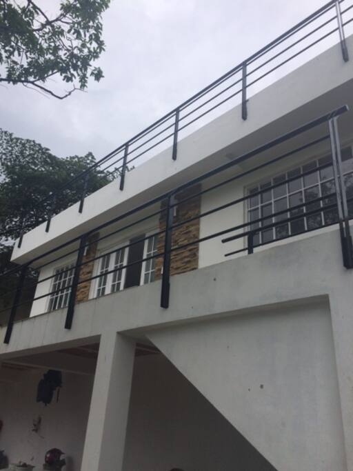 casa de 3 pisos con excelente vista