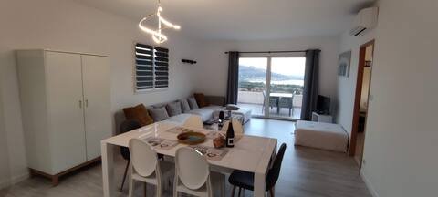 Top Airbnb: Beautiful sea view apartment in Corbara. in Corbara