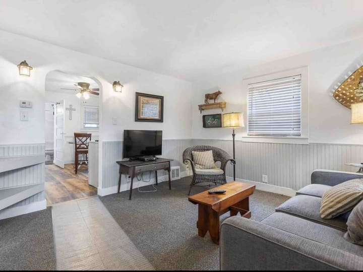 Joliet Vacation Rentals & Homes Illinois, United States Airbnb