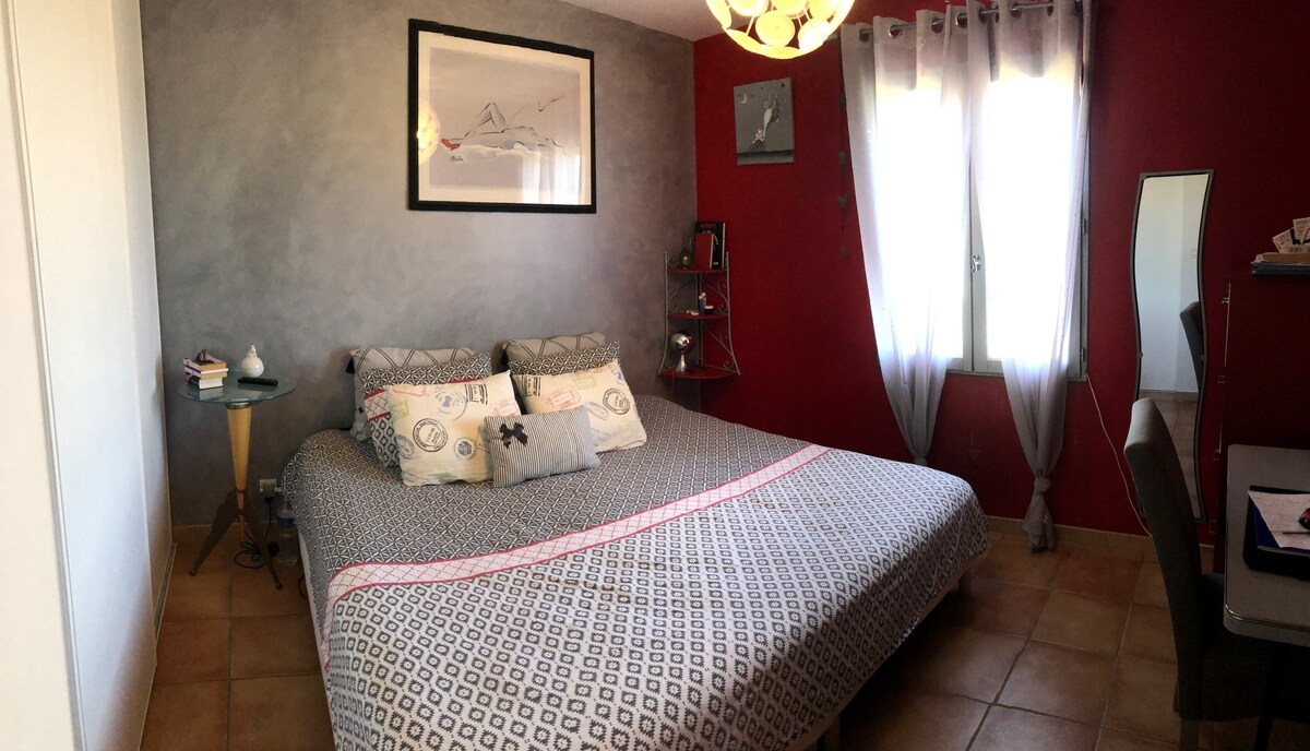 卧室1张床200 x 200