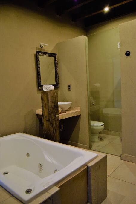 Baño Habitación Suite con Tapanco y Jacuzzi
