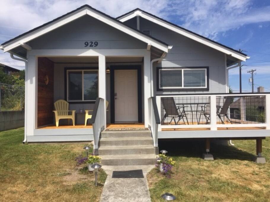 Front of Mountain View Cozy Home