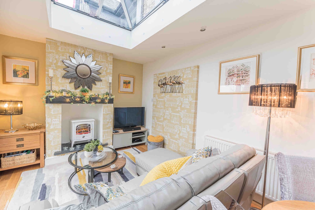 Popular Airbnb listing: Gorgeous home, private parking and stunning views in Ulverston