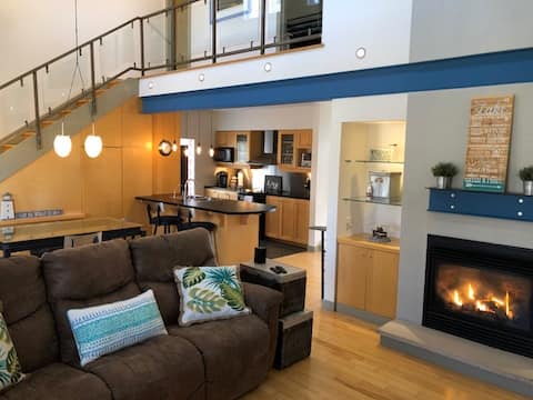 Top performing Airbnb: Bob's Beach House - Grand Bend in Lambton Shores