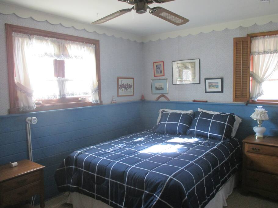 Queen bed