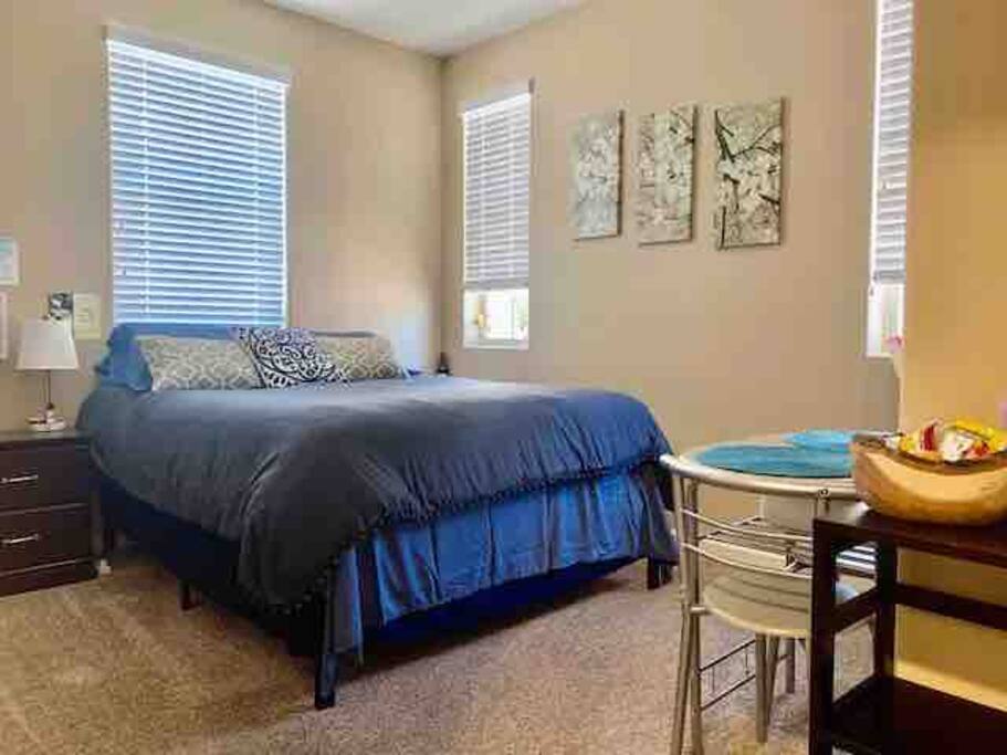  Superhost  private room and bath near forest park 