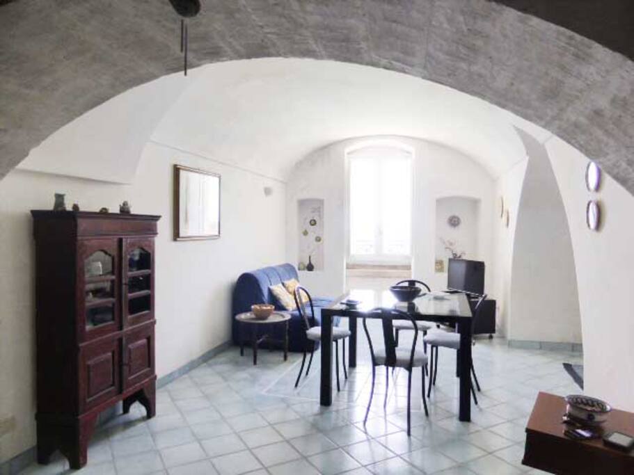 Area soggiorno-cucina