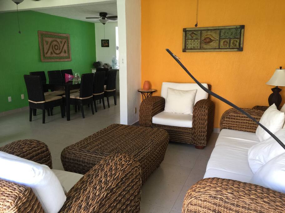 AMPLIA Y COMODA ESTANCIA CON A/C