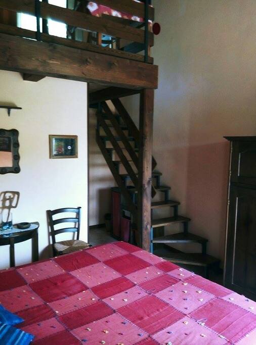 La scala per la cucina soppalcata