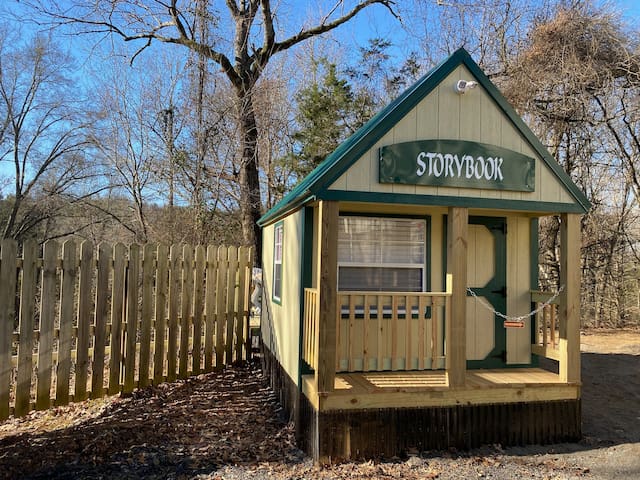 Airbnb Paris Vacation Rentals Places To Stay Arkansas