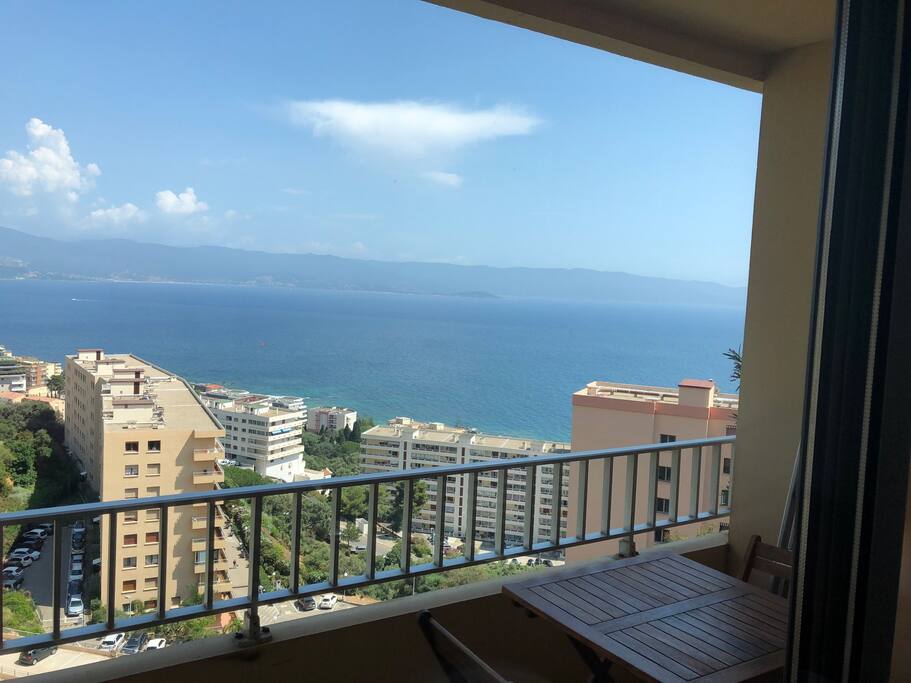 Vue sur baie d'ajaccio