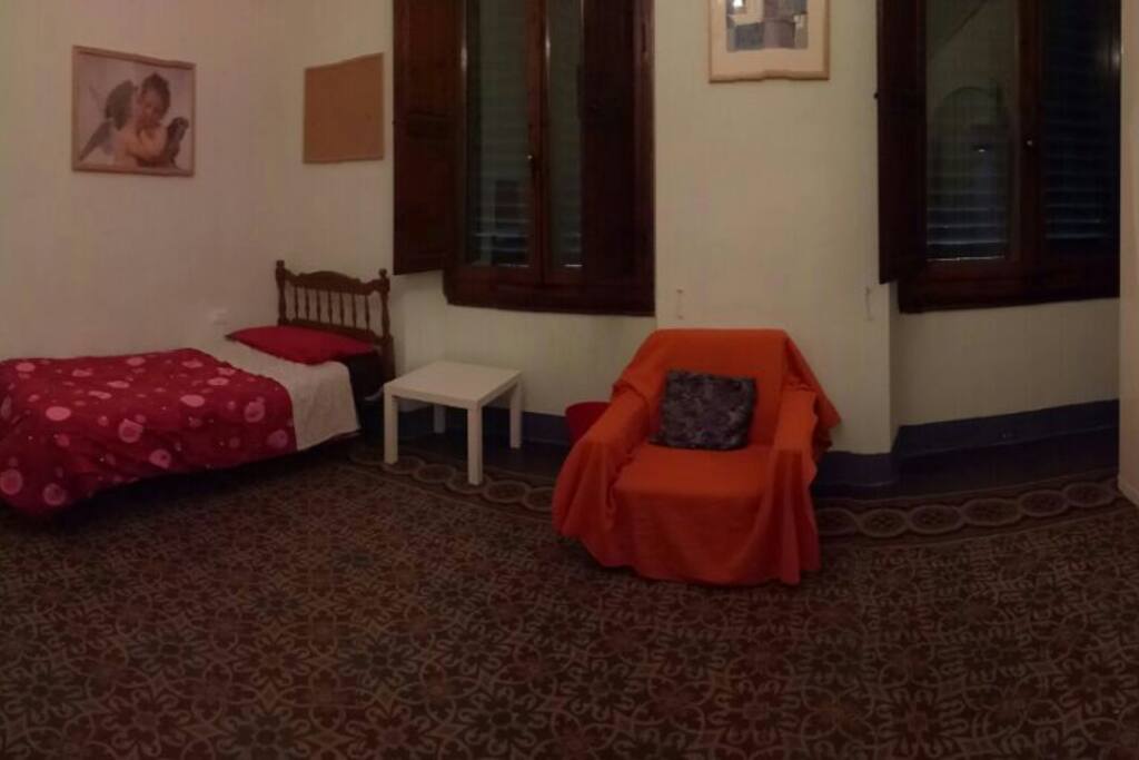 Another room' single bed available as well