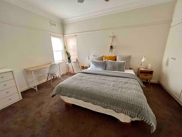 Long term stays – 3 bedrooms, close to Monash Uni gallery image 2