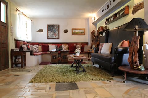 Successful Airbnb property: Traditional stone house comfortable with view. in δήμος καντάνου σέλινου