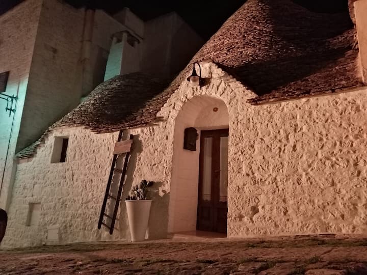 Luxury Trulli Sabotino Trulli (Italy) for Rent in Alberobello, Puglia