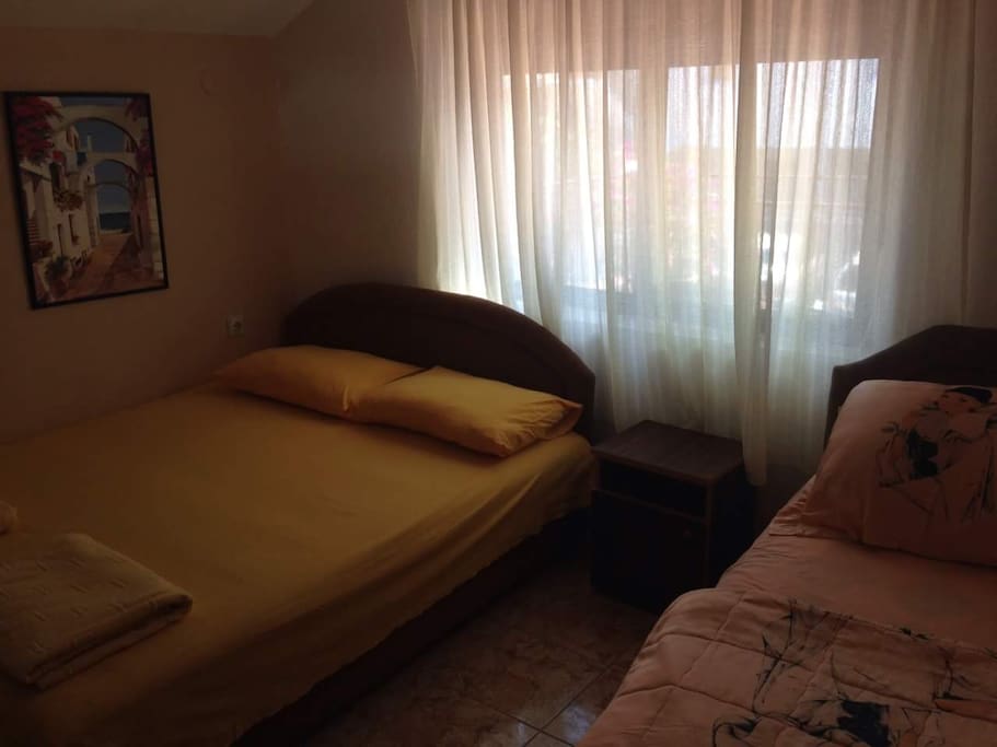 Apartment with King size bed,single bed,your own kitchen and bathroom.