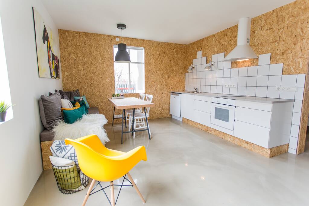 living room/kitchen