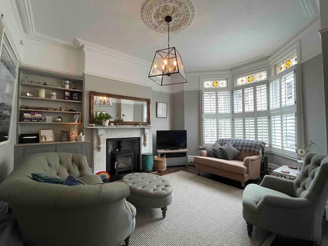 4 bed family house. Redland/Nr the Downs.