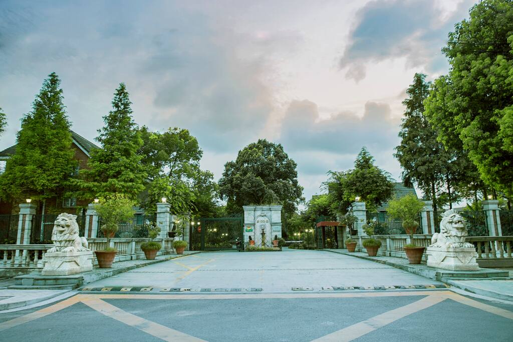 小区门口
