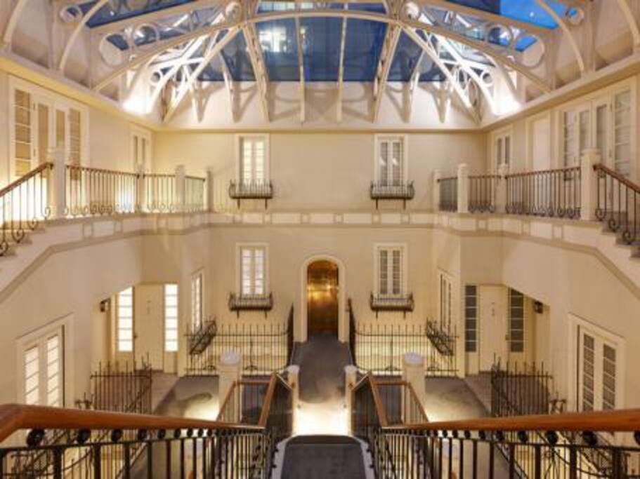 Main foyer & atrium