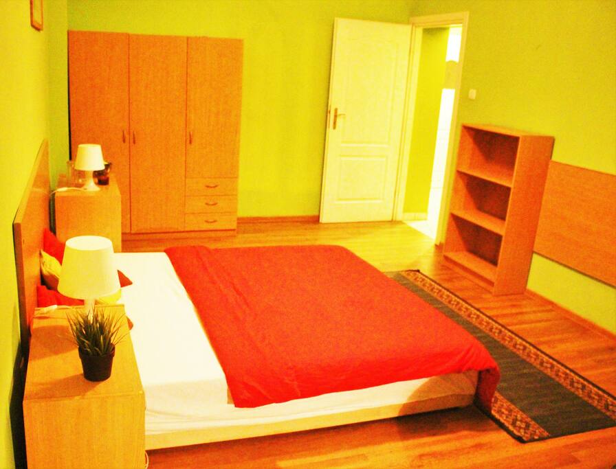 The room is absolutely comfortable, clean and beautiful. Just bring your bags.