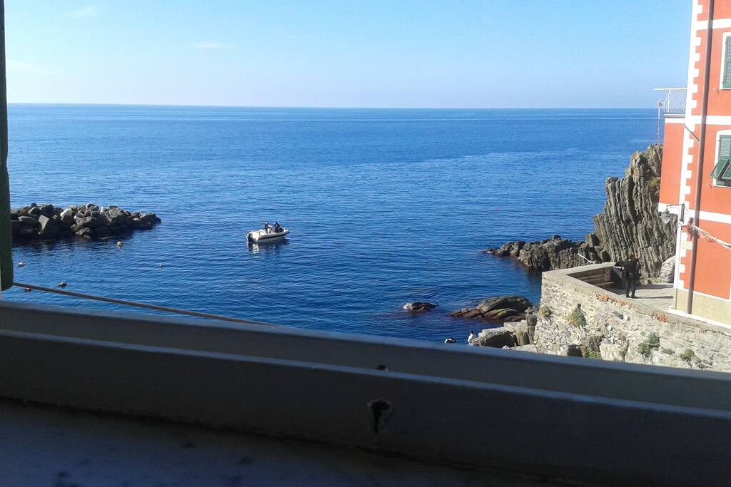 You are sit by the window with a glass of wine... here is your view!