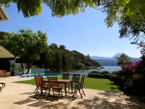 Beautiful lake front house !!