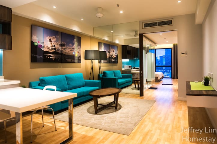 Near METRO Line/Sky Pool/KLCC View 离轻铁5分钟独立公寓DM2