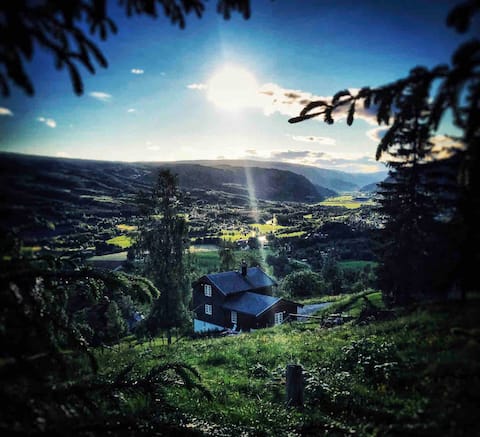 Atmospheric farm house with hot tub