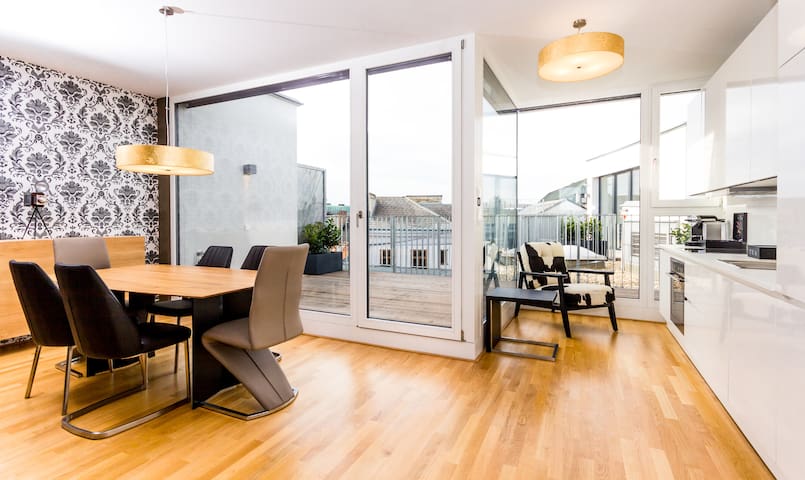 Luxus Suite Apartment, 3 Schlafzimmer, Terrasse gallery image 2