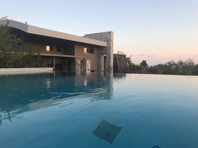 Ariadne Luxury villa gallery image 4