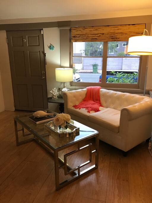 Clean & professionally designed living room