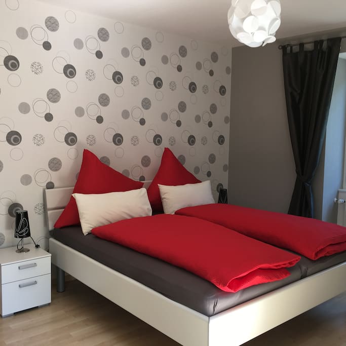 Schlafzimmer 1