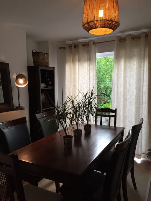 Dining room/ access to patio