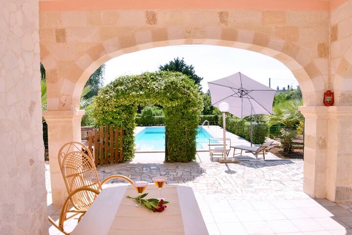 Villa Lidia, historic center 1.5 km, sea 10 km gallery image 2