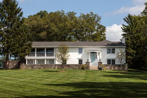 HOLIDAY HOUSE - Bluegrass Horse Farm Estate