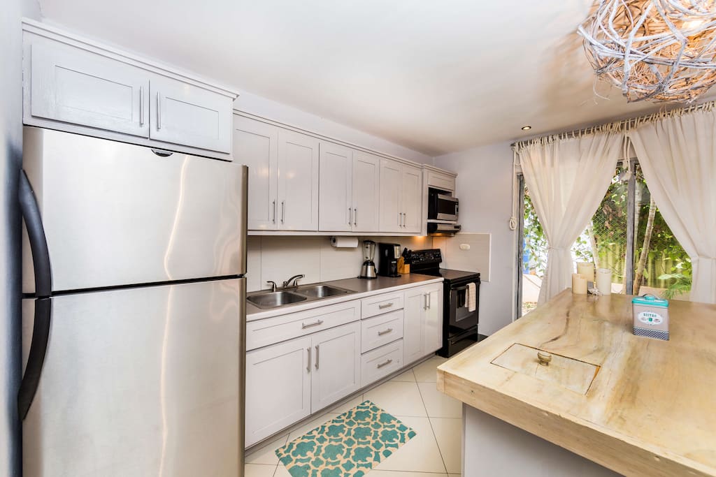 Prepare and cook up some fresh fish you can buy straight from the fish truck every Tuesday & Thursday in this fully equipped kitchen! Basic Spices, Tea and Coffee Provided!