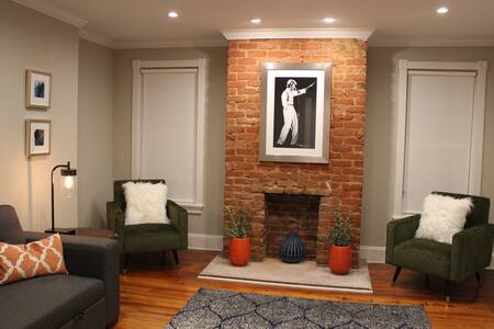 BELMONT DESIGNER APARTMENT- CVILLE CHARM