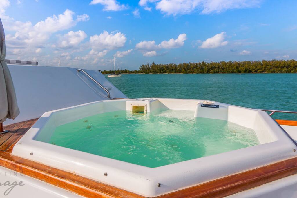 103' Broward - Yacht Rental @ Miami Boat Experts - Charters | Management | Crew | Supplies | Miami | Florida Keys | The Bahamas